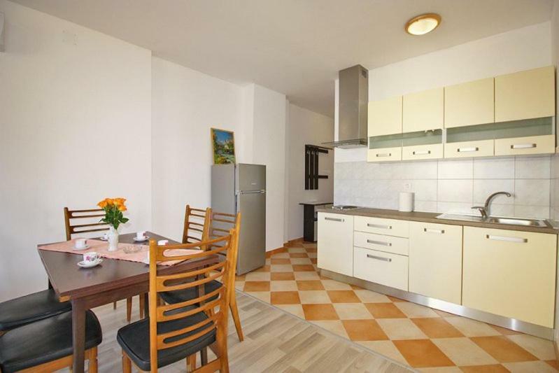 Apartman Petra Apartment Fazana Exterior photo